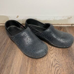 Sanita navy leather clogs